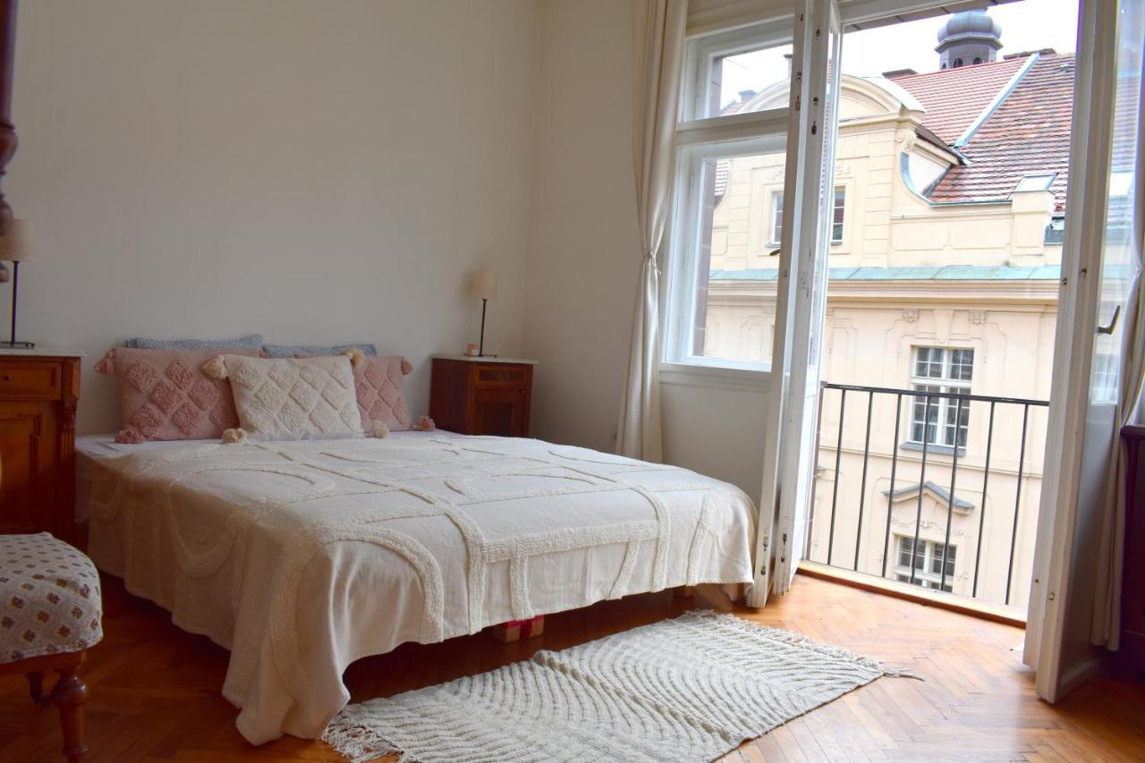 Old Town Residence - Konviktska Praga Zewnętrze zdjęcie
