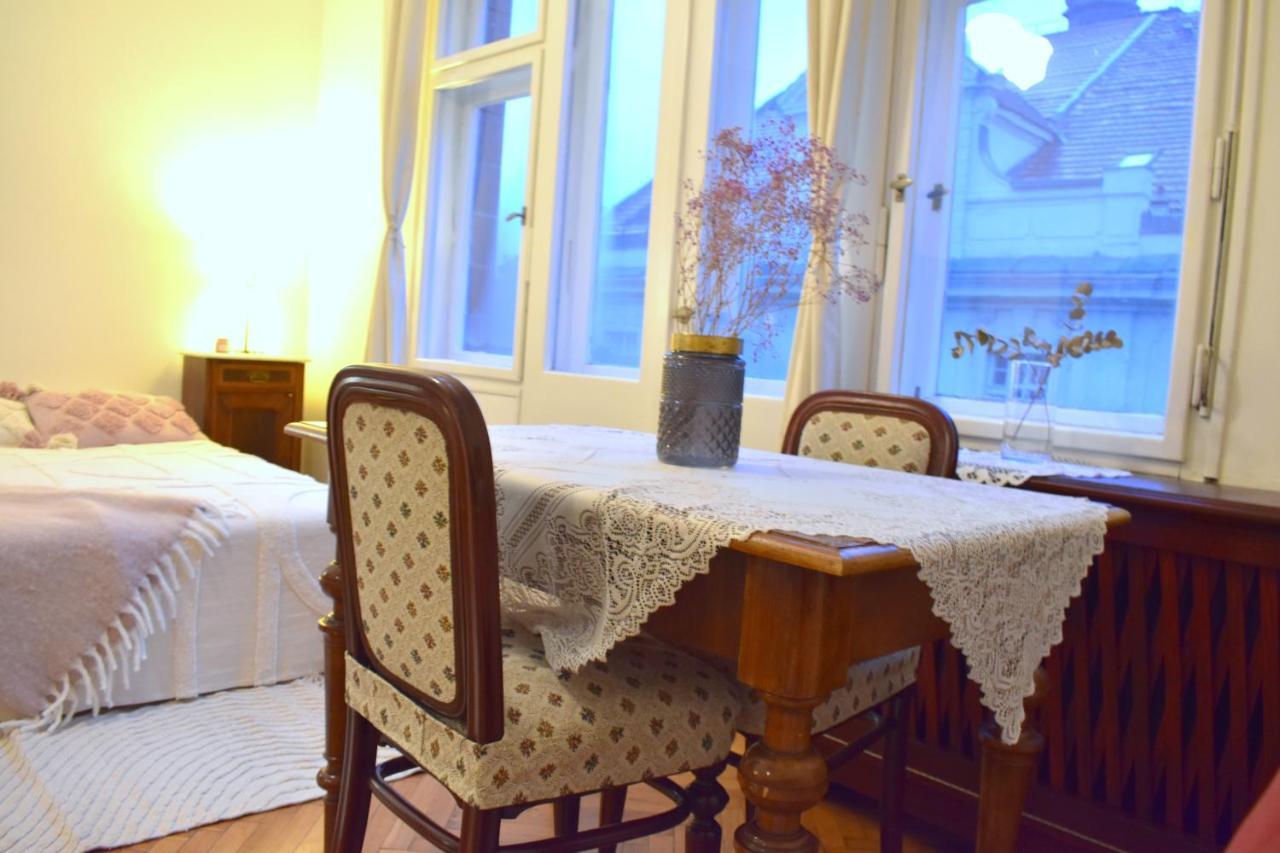 Old Town Residence - Konviktska Praga Zewnętrze zdjęcie